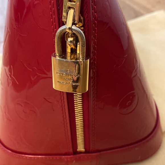 Louis Vuitton Alma-Gm Apple of Love Color with Dust Bag & Box LIKE NEW - Picture 2 of 7